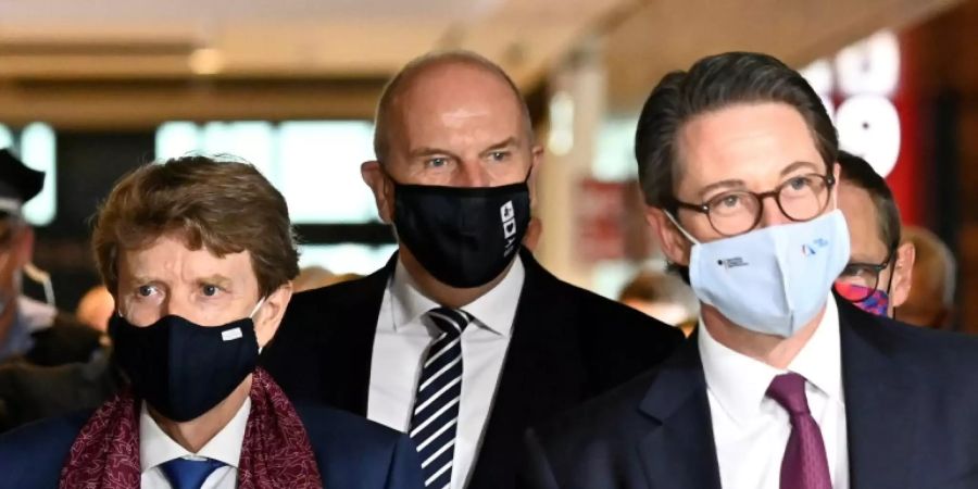 Lütke Daldrup, Woidke und Scheuer (von links) bei BER-Eröffnung
