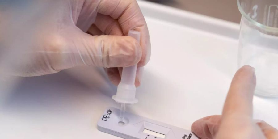 In Apotheken möglich: Coronavirus-Schnelltest. (Archivbild)