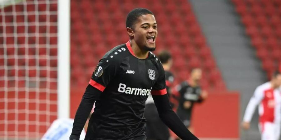 Bayer Leverkusens Leon Bailey jubelt nach seinem Tor zum frühen 1:0 im Spiel gegen Slavia Prag. Foto: Ina Fassbender/AFP/Pool/dpa