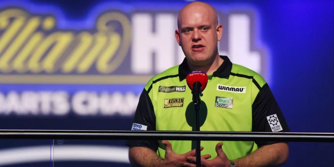 Michael van Gerwen reist nicht von der Darts-WM ab und bleibt in London. Michael van Gerwen