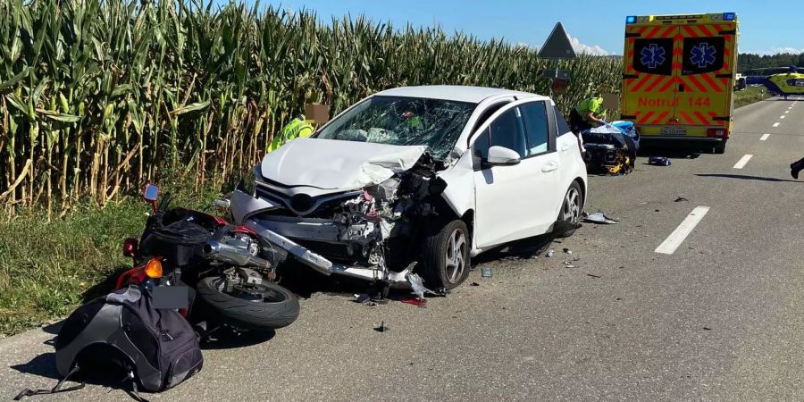 Kollision zwischen Auto und Motorrad