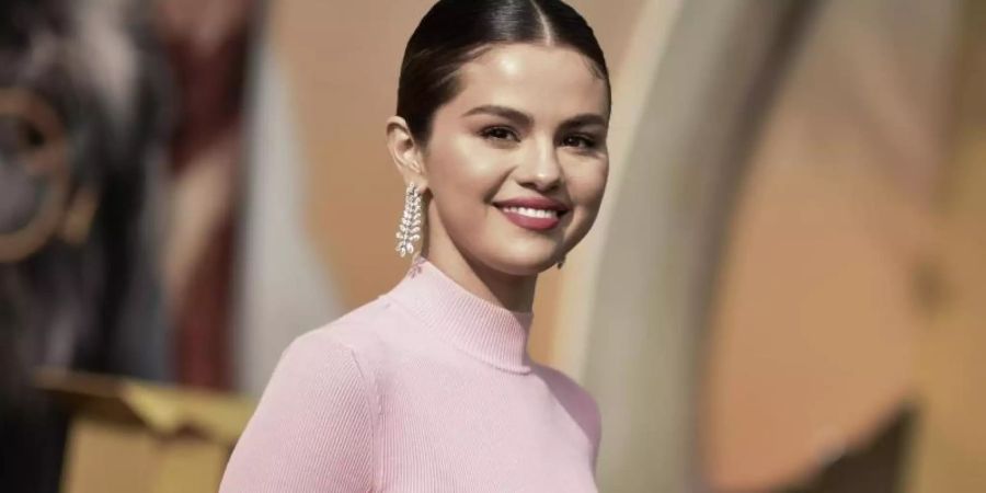 Selena Gomez dreht die Comedyserie «Only Murders In The Building». Foto: Richard Shotwell/Invision/AP/dpa