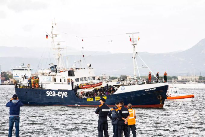 Das Rettungsschiff «Alan Kurdi» rettete 152 Bootsmigranten. Migranten Sardinien