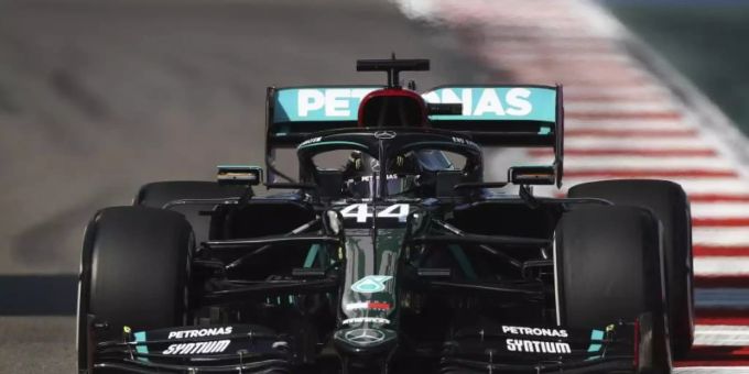 Mit einem Sieg in Sotschi kann Lewis Hamilton den Grand-Prix-Rekord von Michael Schumacher einstellen. Foto: Bryn Lennon/Pool Getty/AP/dpa Mit einem Sieg in Sotschi kann Lewis Hamilton den Grand-Prix-Rekord von Michael Schumacher einstellen. Foto: Bryn Lennon/Pool Getty/AP/dpa