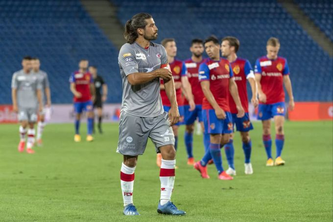 Winterthurs Davide Calla zeigt sich nach der ersten Halbzeit im Cup-Halbfinal gegen den FC Basel enttäuscht. FC Basel