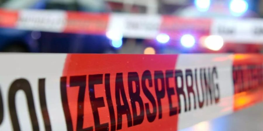 Die Ermittlungen zur Unfallursache dauern nach Angaben der Polizei noch an. Foto: Symbolbild/Picture alliance/Patrick Seeger/dpa/