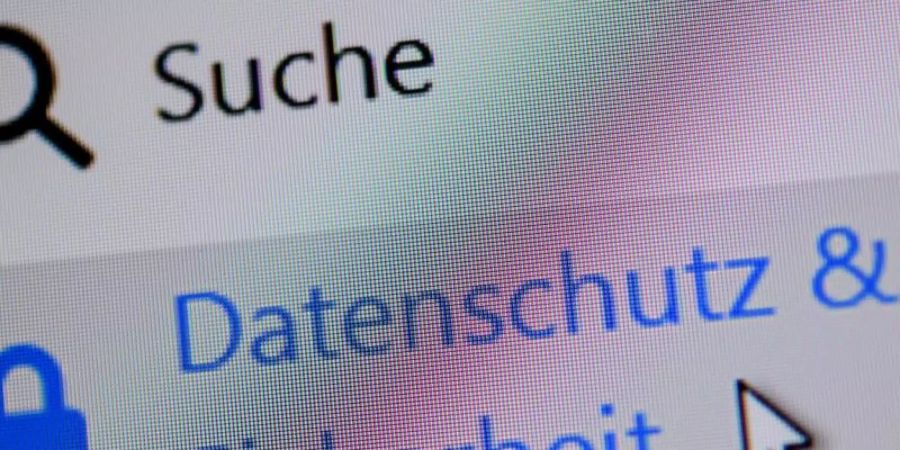 Verbraucher wollen im Internet am liebsten individuell ihre Daten verwalten und prüfen. Foto: Patrick Pleul/dpa-Zentralbild/dpa