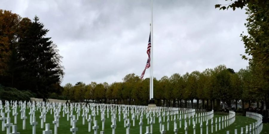 Kriegsgräber auf dem Friedhof Aisne-Marne bei Paris