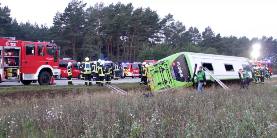 Fernbusunglück auf der A24