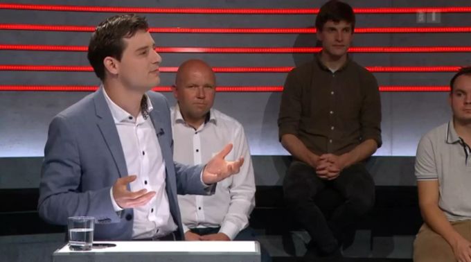 Der Zürcher SVP-Präsident Benjamin Fischer bezeichnet die Provokation als «Träger der Botschaft». Provokation Donald Trump «Arena»