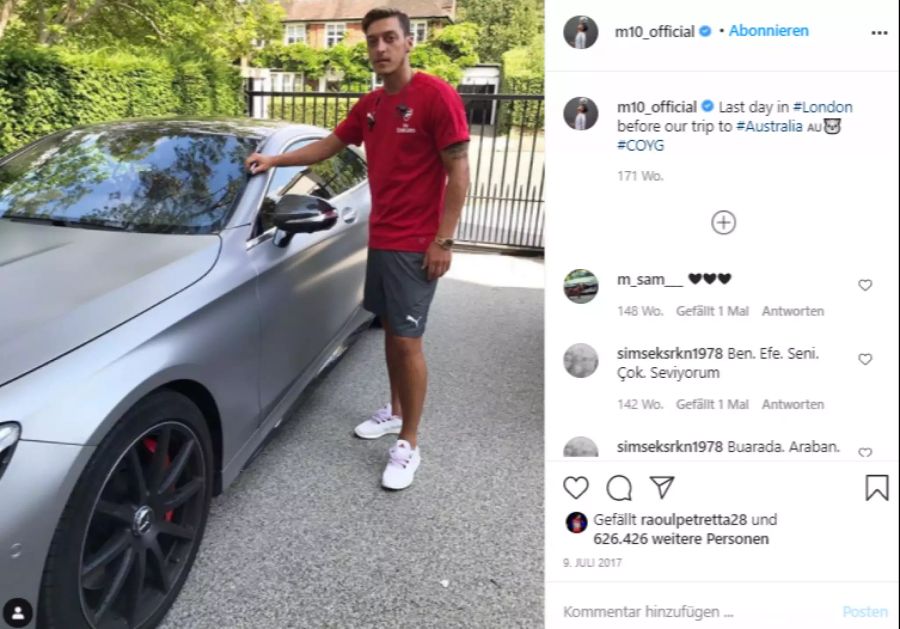 Mesut Özil besitzt eine Vorliebe für Mercedes-Benz.