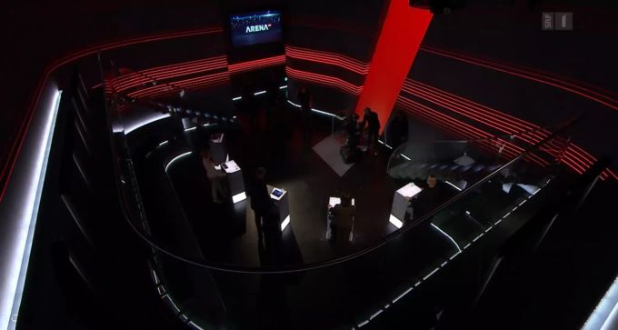 Die SRF-«Arena» vom Freitagabend. Das Publikum trägt Maske. srf «Arena»