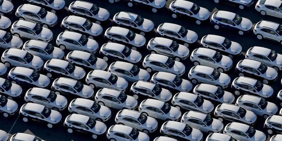 Das eigene Auto dürfte auch nach der Corona-Krise für viele Menschen ein bevorzugtes Verkehrsmittel bleiben, wie jüngst eine Befragung ergab. Foto: Jan Woitas/dpa-Zentralbild/dpa