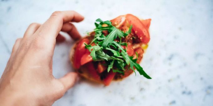 Bruschetta ist einfach und schnell zubereitet. Bruschetta