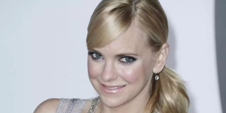Die Schauspielerin Anna Faris kommt 2016 zur Premiere des Films «Passengers». Foto: Paul Buck/EPA/dpa
