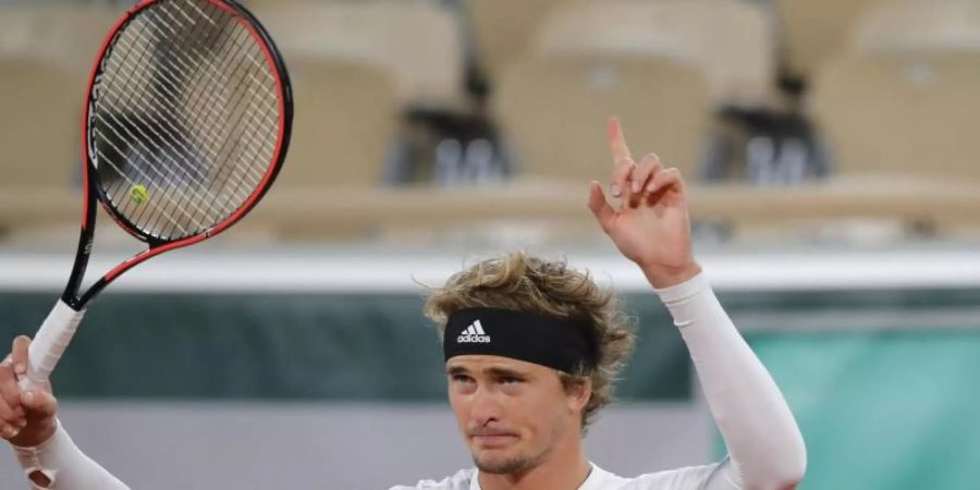 Kämpfte sich über fünf Sätze in die dritte Runde in Paris: Alexander Zverev. Foto: Christophe Ena/AP/dpa