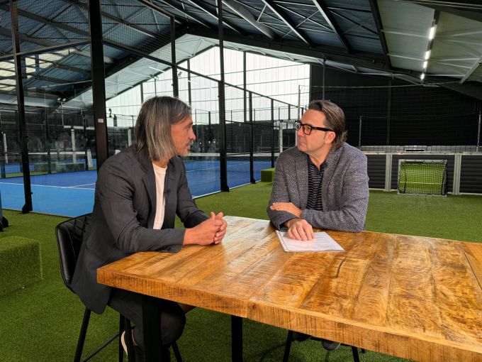 Hakan Yakin beim Talk zur EM 2024 mit Nau-Fussballchefreporter Mischi Wettstein. Hakan Yakin EM 2024