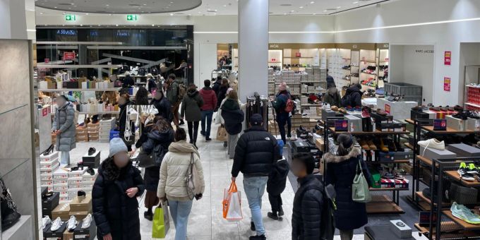 Das Traditionskaufhaus ist bis zu seiner Schliessung nur noch auf zwei Stockwerken geöffnet. jelmoli zürich