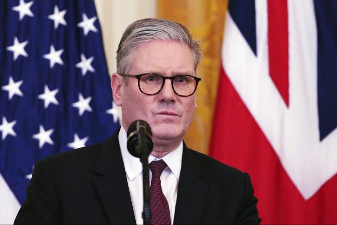 Der britische Premierminister Starmer äusserte Bedenken bezüglich eines vorschnellen Friedensabkommens mit Russland. ukraine trumo