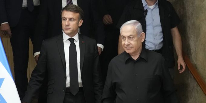 Emmanuel Macron mit Benjamin Netanjahu. macron