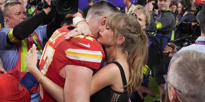 Taylor Swift Travis Kelce