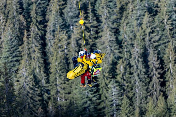 Der Österreicher Felix Hacker muss mit dem Heli abgeholt werden. Felix Hacker