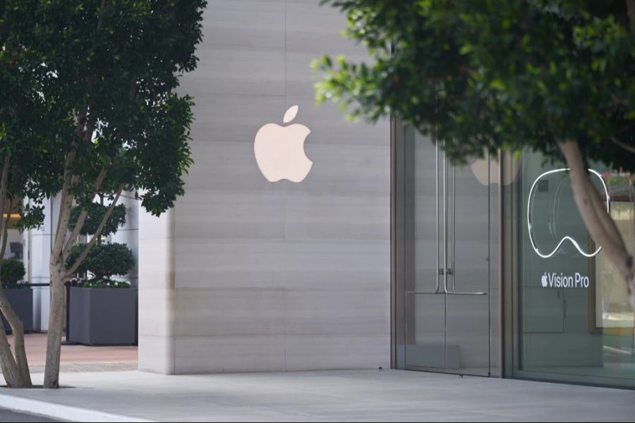 Apple Logo Store