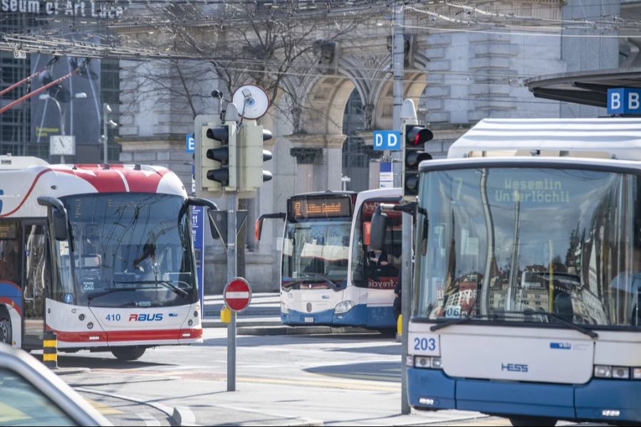 In Luzern haben die Busse oft deutlich mehr Verspätung als in anderen Städten der Schweiz.