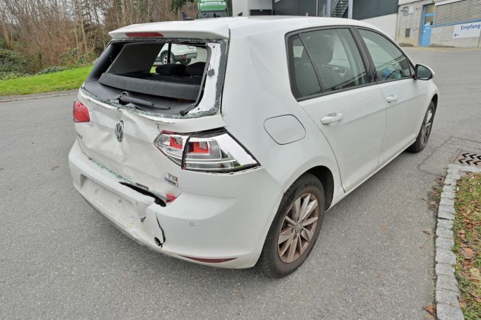 Zum Glück blieb es bei einem Sachschaden. Sachschaden