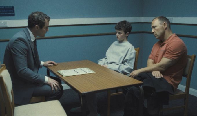 In der Netflix Serie «Adolescence» wird ein 13-jähriger des Mordes beschuldigt. netflix adolescence