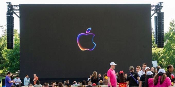 Apple bewarb auch die neuen iPhones mit KI-Funktionen. (Archivbild) Apple