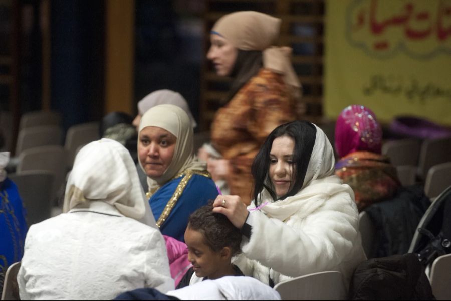 Musliminnen und Muslime in der Schweiz erfahren noch immer antimuslimische und rassistische Anfeindungen. (Symbolbild)