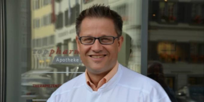 Der frühere Zürcher Kantonsrat und Apotheker Lorenz Schmid ist von Swissmedic bestraft worden. Lorenz Schmid