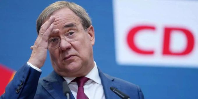 Armin Laschet ist in Aachen (D) deutlich zu schnell gefahren. Armin Laschet