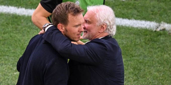 Bundestrainer Julian Nagelsmann kann sich beim DFB bis 2028 auf Sportdirektor Rudi Völler verlassen. DFB