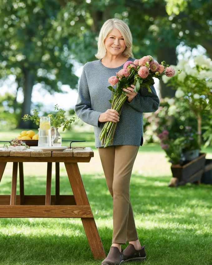 Martha Stewart betont, sich bisher keiner Schönheits-OP unterzogen zu haben. Martha Stewart