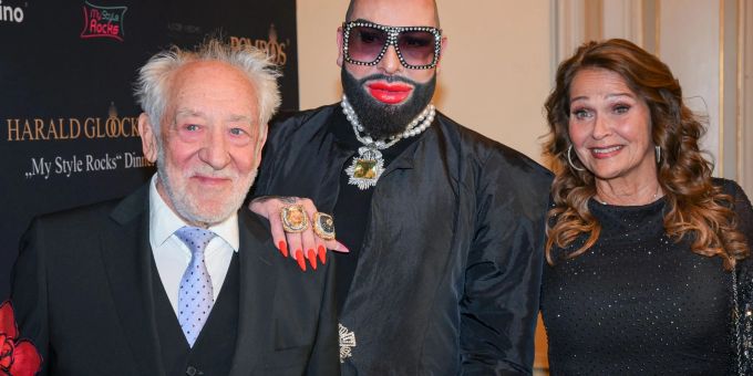 Dieter Hallervorden und seine Frau Christiane Zander gehörten zu Glööcklers Gästen. Dieter Hallervorden und seine Frau Christiane Zander gehörten zu Glööcklers Gästen.