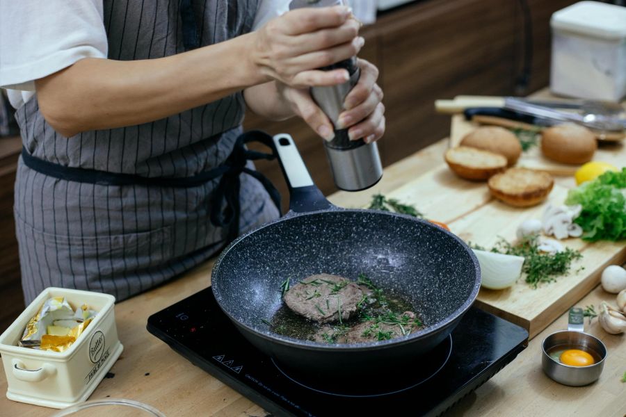 Alle getesteten Burger wiesen Keime auf, darunter der gefährliche MRSA-Erreger.