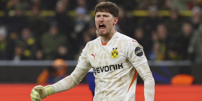 Gregor Kobel hat mit dem BVB ein schwieriges Halbjahr hinter sich. Gregor Kobel