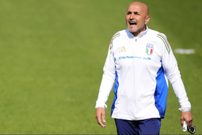 Italiens Trainer Luciano Spalletti kennt Aebischer noch als Napoli-Trainer aus der Serie A. Italien Spalletti