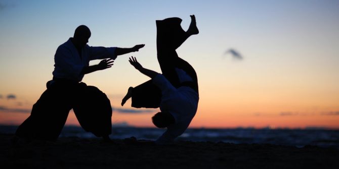 Silhouetten von Aikido-Meistern