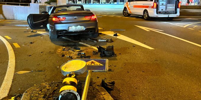Der Fahrer wurde leicht verletzt. Unfall