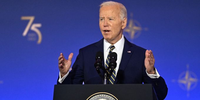 US-Präsident Joe Biden hält eine Rede bei der Feier zum 75-jährigen Bestehen der Nato im Mellon Auditorium in Washington, DC, USA, am 9. Juli 2024. Joe Biden