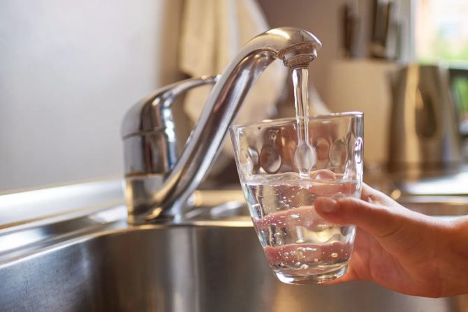 Hand Trinkwasser Wasserhahn Glas