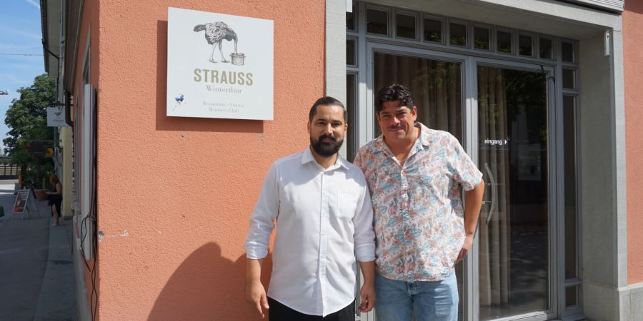 Fatih Öztürk (links) und Deniz Türeli bringen wieder Leben in den Strauss. Die Eröffnung ist im November 2026 geplant.