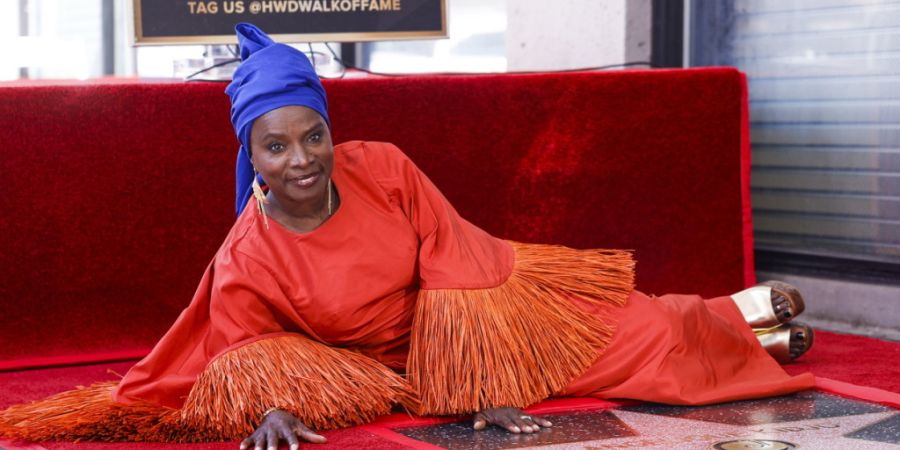 Angélique Kidjo wird bei der Enthüllung ihrer Sternenplakette auf dem «Walk of Fame» als «Königin des afrikanischen Pop» gewürdigt.