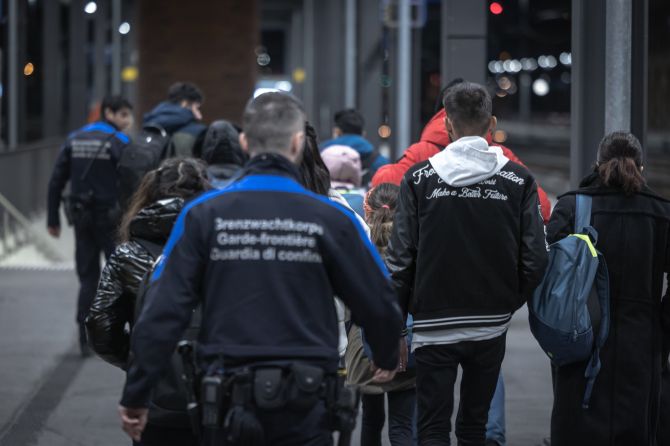 Grenzwächter Asylsuchende