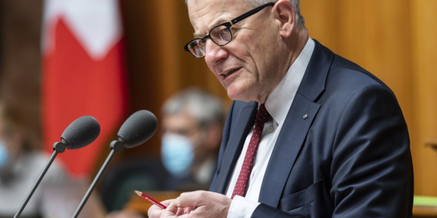 Der frühere Solothurner FDP-Nationalrat Kurt Fluri tritt als Verwaltungsratspräsident der staatseigenen Solothurner Spitäler AG per sofort ab. Damit kam er einer Absetzung durch den ...