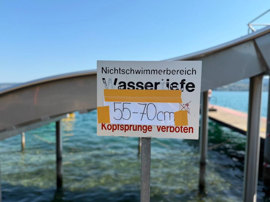 Für ein Ein-Meter-Sprungbrett braucht es eine Tiefe von 3,40 Metern. Für ein Drei-Meter-Sprungbrett sind 3,80 Meter Tiefe vorgeschrieben.