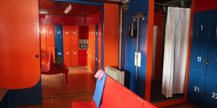 Die Infrastruktur ist nicht mehr zeitgemäss: So hat es etwa nur eine Männer-, aber keine Damengarderobe